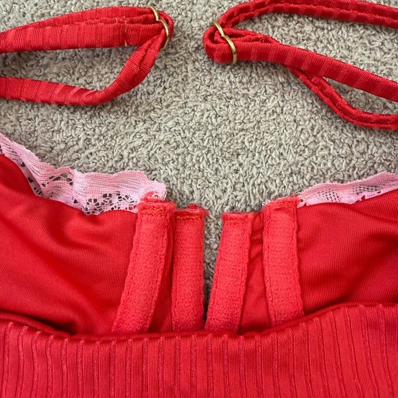 NEW- BEACH RIOT - SCARLETT HOLLY JOLLY ONE PIECE - Picture 5 of 7